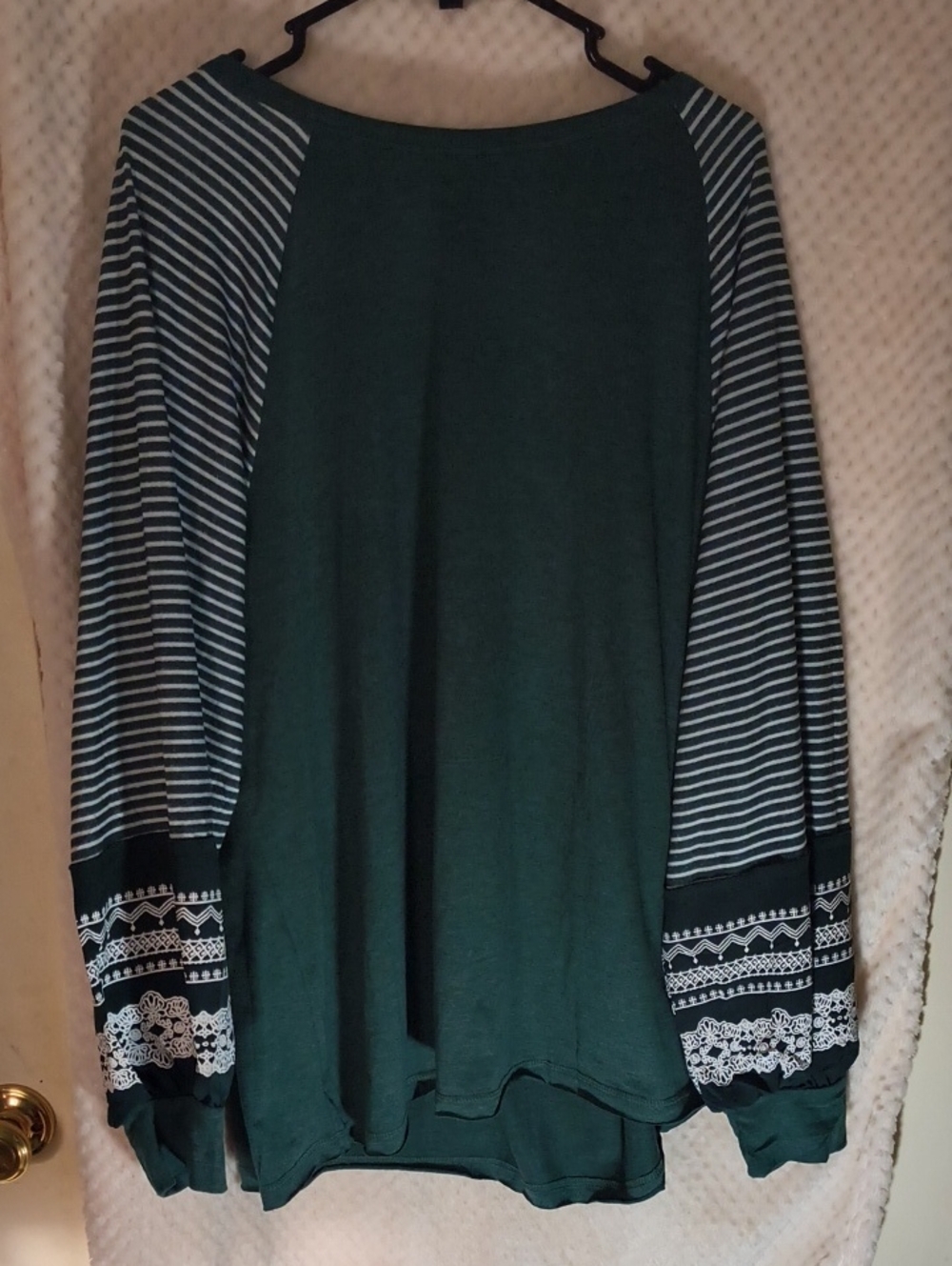 Dark Green Women’s Long-Sleeve Pullover Shirt